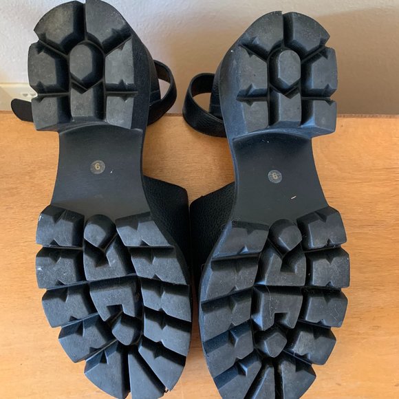 Born in California Chunky Sandals - Picture 2 of 4